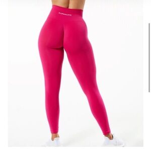 New ALPHALETE Amplify Ultra High-Rise Seamless Scrunch Legging • Magenta • Small